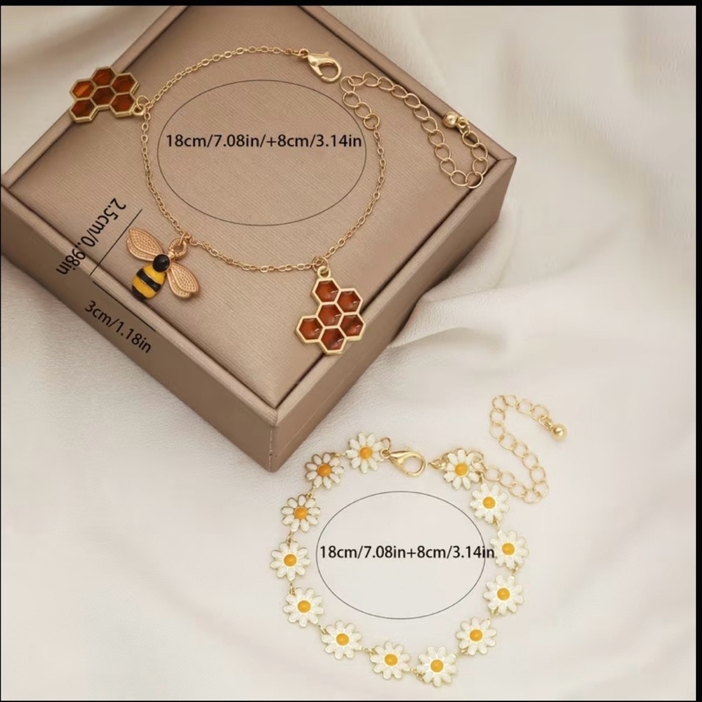 Daisy and Bee Charm Bracelet Set - Picture 5 of 5